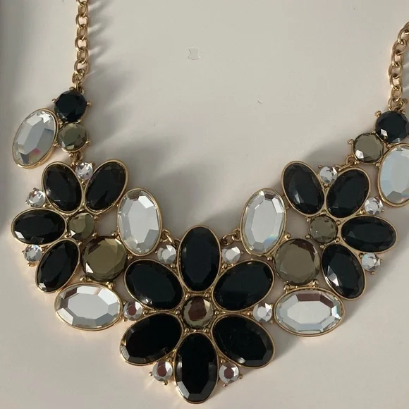 Kate Spade Elegant Black and Gold Floral Necklace - Picture 4 of 4